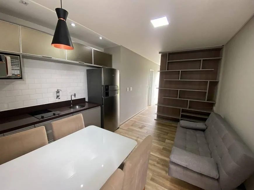 Foto 1 de Apartamento com 1 Quarto para venda ou aluguel, 40m² em Estrela Sul, Juiz de Fora
