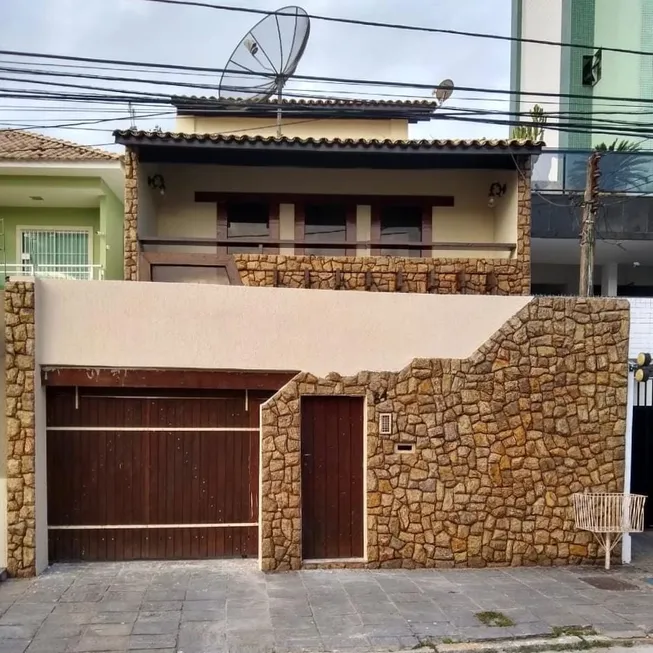 Foto 1 de Casa com 4 Quartos para venda ou aluguel, 200m² em Centro, Campos dos Goytacazes