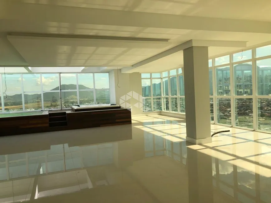 Foto 1 de Apartamento com 5 Quartos à venda, 417m² em Meia Praia, Itapema