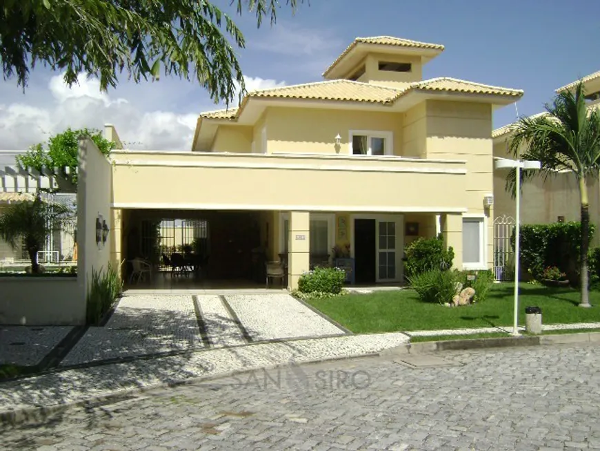 Foto 1 de Casa com 4 Quartos à venda, 246m² em Manoel Dias Branco, Fortaleza