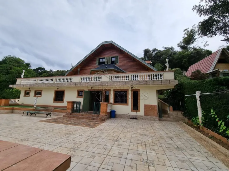 Foto 1 de Casa com 5 Quartos à venda, 360m² em Jardim Belvedere, Campos do Jordão