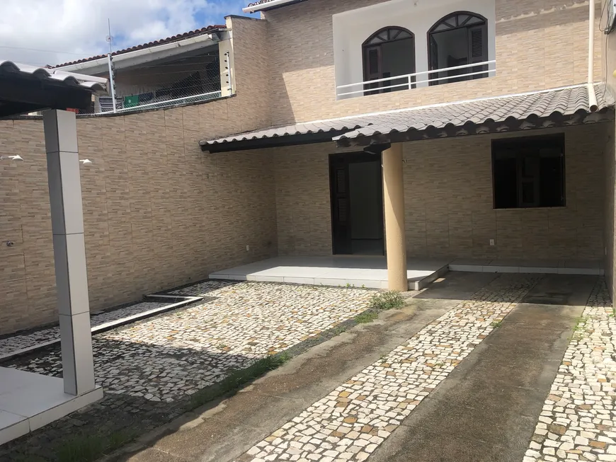 Foto 1 de Sobrado com 3 Quartos à venda, 150m² em Cajazeiras, Fortaleza