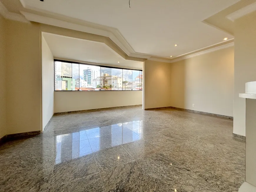 Foto 1 de Apartamento com 3 Quartos para alugar, 110m² em Caiçaras, Belo Horizonte