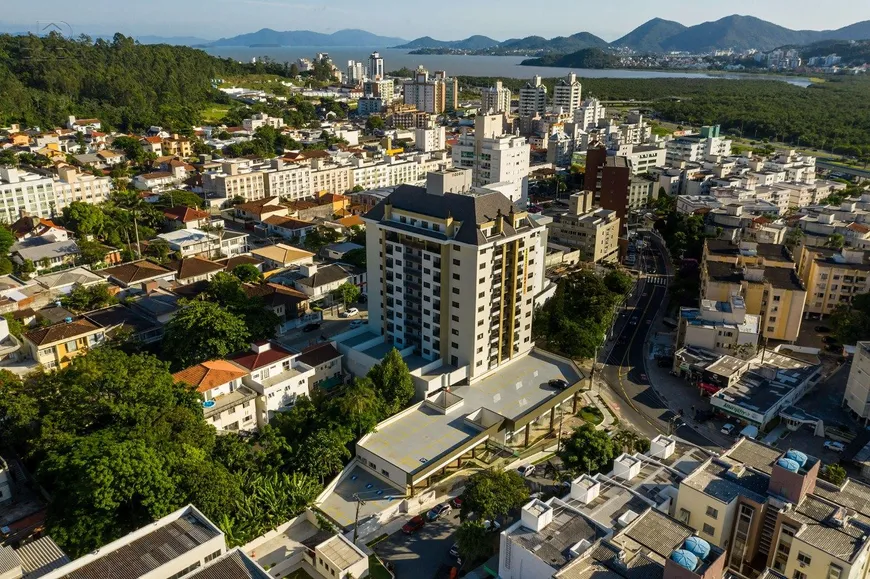 Foto 1 de Apartamento com 2 Quartos à venda, 150m² em Trindade, Florianópolis