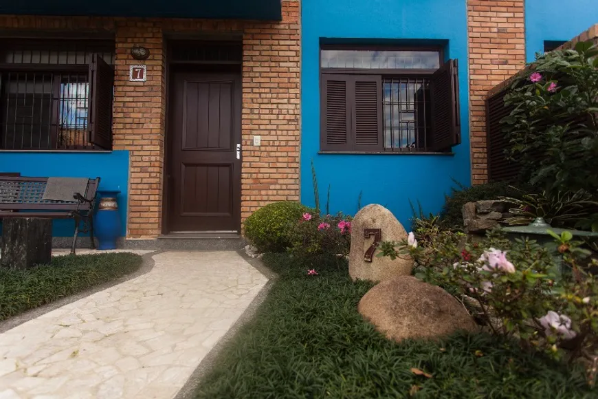 Foto 1 de Casa de Condomínio com 3 Quartos à venda, 169m² em Cavalhada, Porto Alegre