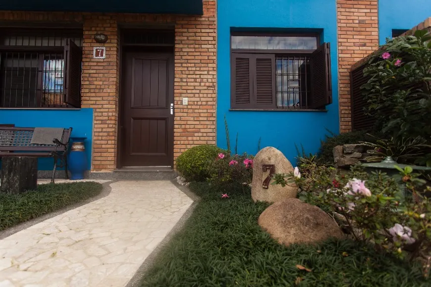 Foto 1 de Casa de Condomínio com 3 Quartos à venda, 170m² em Cavalhada, Porto Alegre