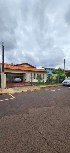 Foto 1 de Casa com 4 Quartos à venda, 229m² em Lago Parque, Londrina