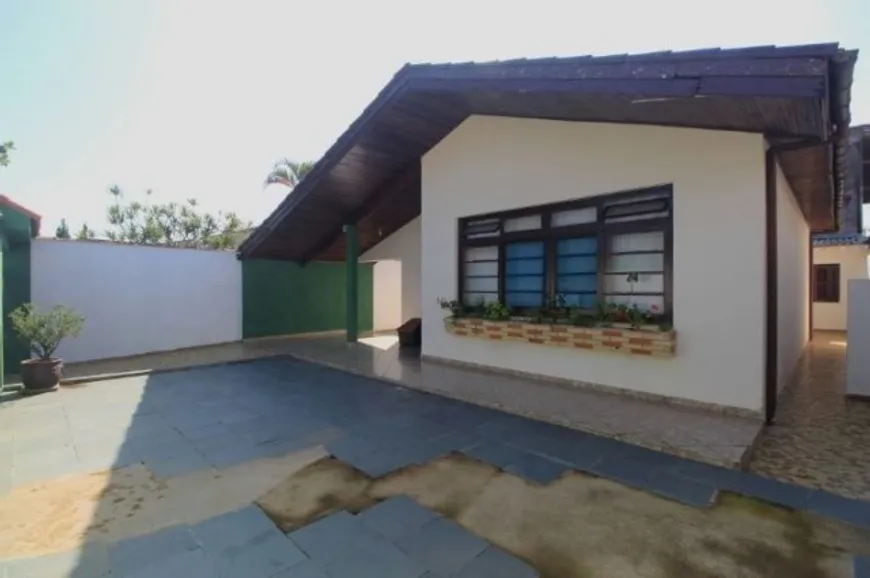 Foto 1 de Casa com 2 Quartos à venda, 115m² em Suarão, Itanhaém