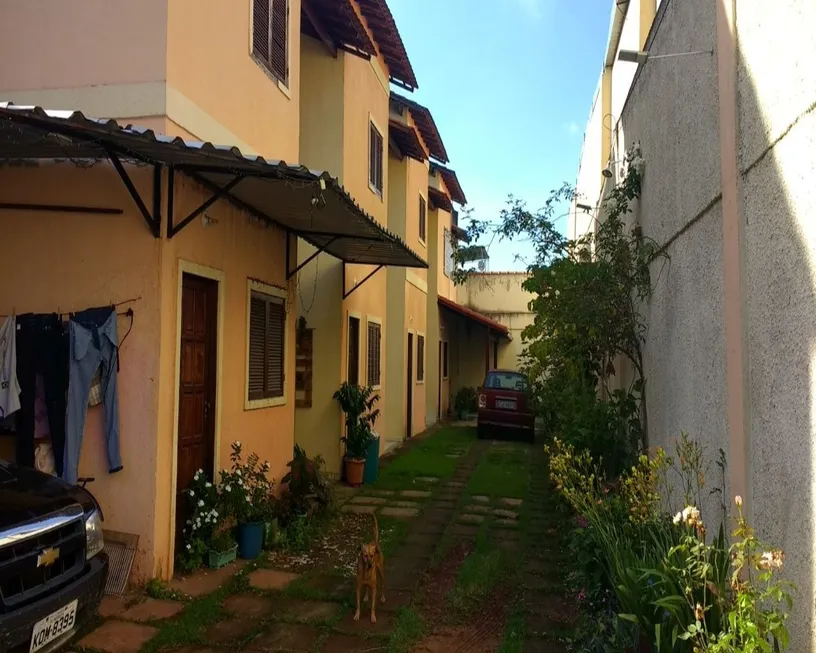 Foto 1 de Casa com 2 Quartos à venda, 60m² em Santo Elias, Mesquita