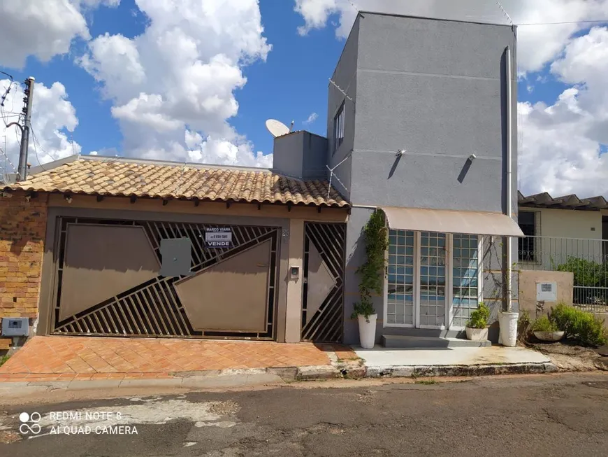 Foto 1 de Casa com 3 Quartos à venda, 225m² em Coophafe, Campo Grande