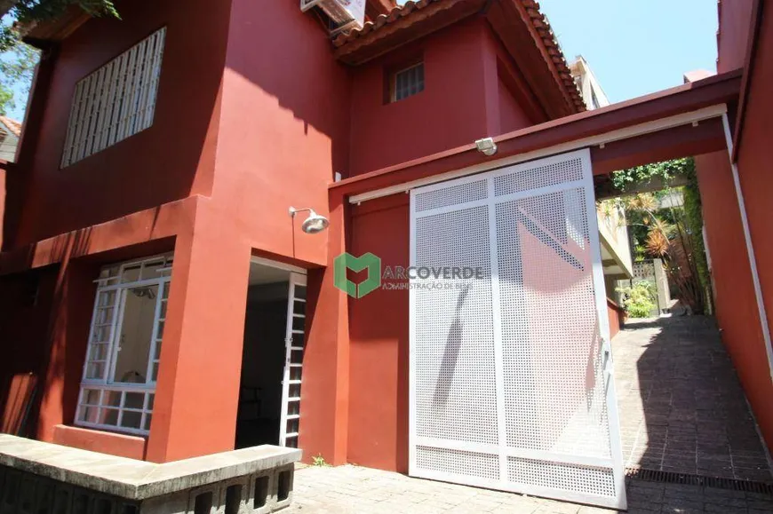 Foto 1 de Casa com 3 Quartos à venda, 200m² em Vila Ipojuca, São Paulo