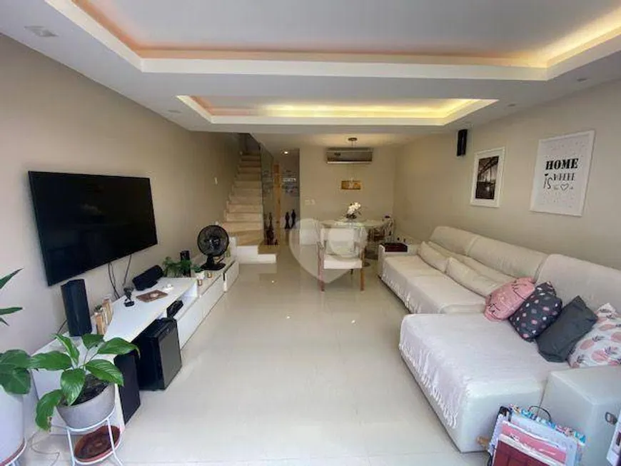 Foto 1 de Casa de Condomínio com 3 Quartos à venda, 200m² em Recreio Dos Bandeirantes, Rio de Janeiro