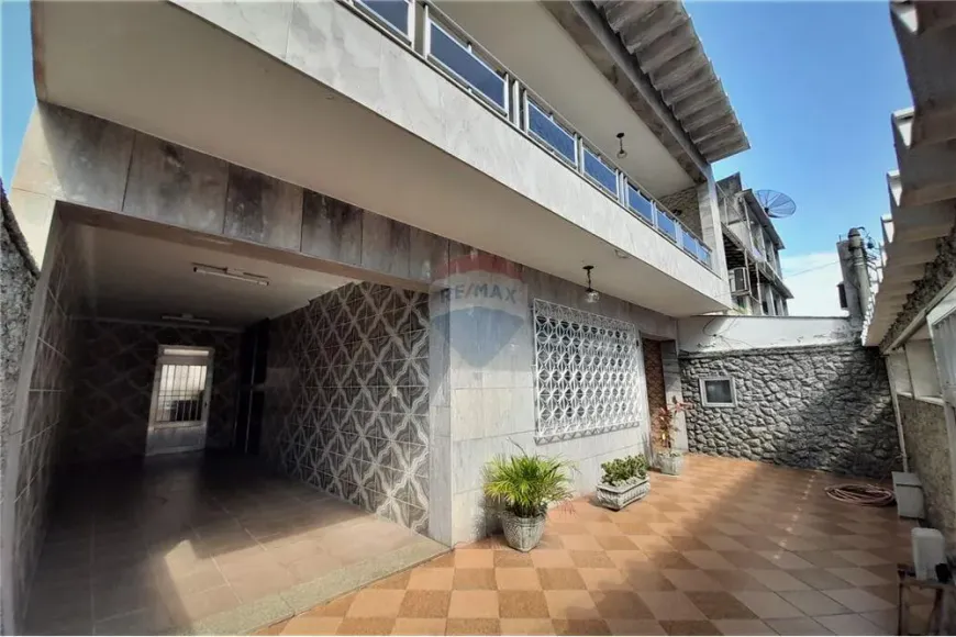 Foto 1 de Casa com 3 Quartos à venda, 240m² em Vista Alegre, Rio de Janeiro