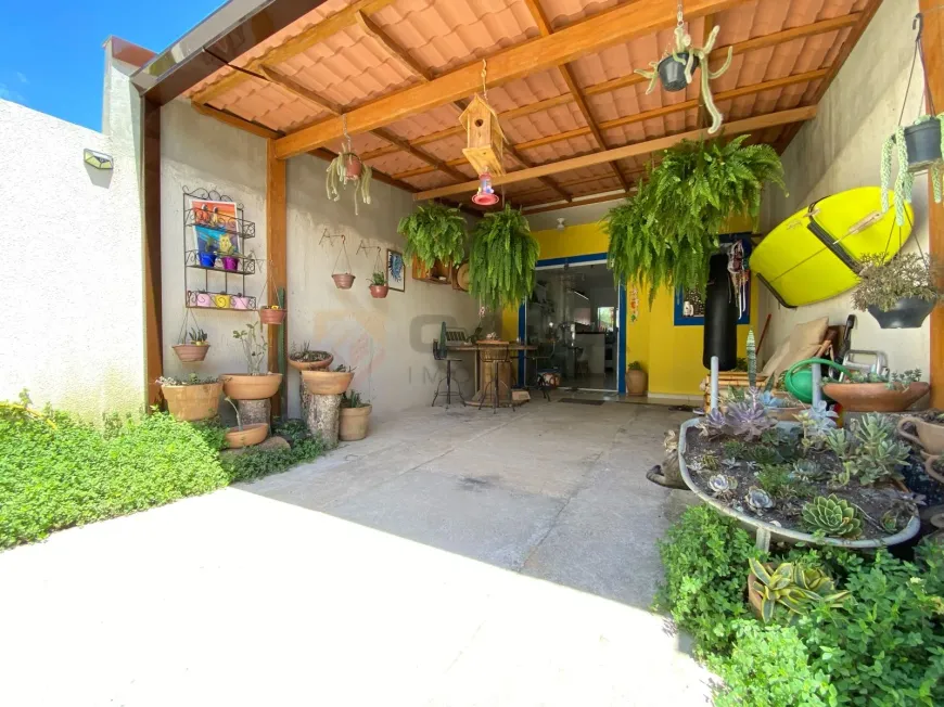 Foto 1 de Casa com 2 Quartos à venda, 72m² em Sao Francisco, Serra