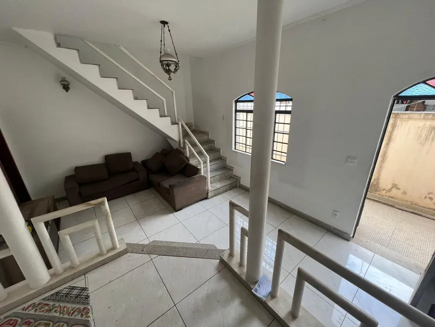 Foto 1 de Casa com 4 Quartos à venda, 150m² em Dona Clara, Belo Horizonte