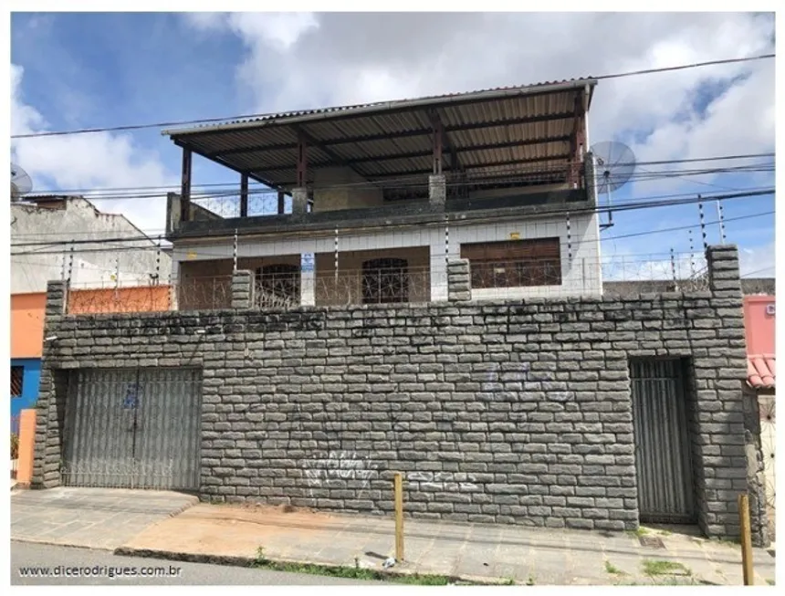 Foto 1 de Casa com 5 Quartos para venda ou aluguel, 450m² em Liberdade, Campina Grande