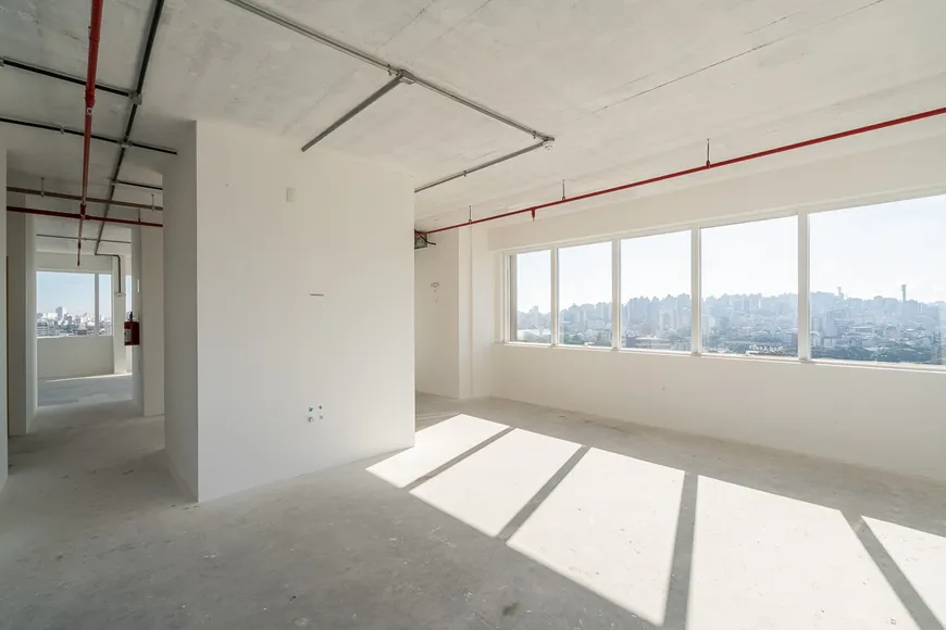 Foto 1 de Sala Comercial para alugar, 240m² em Santana, Porto Alegre