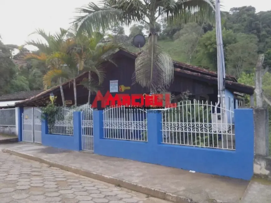 Foto 1 de Casa com 3 Quartos à venda, 110m² em Centro, Brasópolis