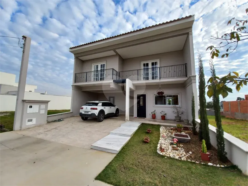 Foto 1 de Casa de Condomínio com 3 Quartos à venda, 250m² em Aparecidinha, Sorocaba