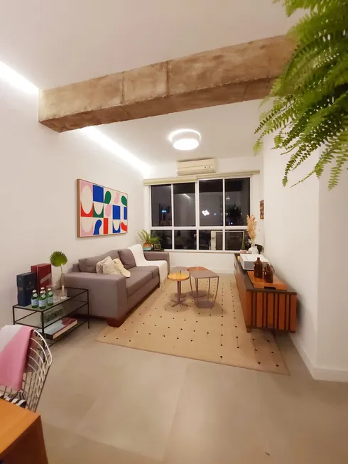 Foto 1 de Apartamento com 2 Quartos à venda, 98m² em Icaraí, Niterói