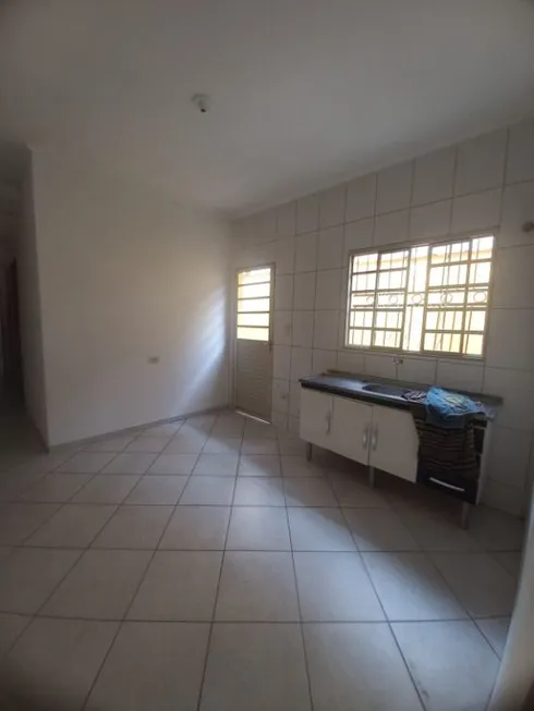 Foto 1 de Casa com 2 Quartos à venda, 63m² em Mombaça, Pindamonhangaba