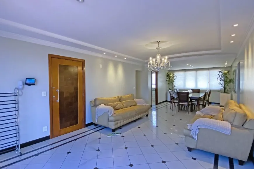 Foto 1 de Apartamento com 5 Quartos à venda, 314m² em Setor Sul, Goiânia