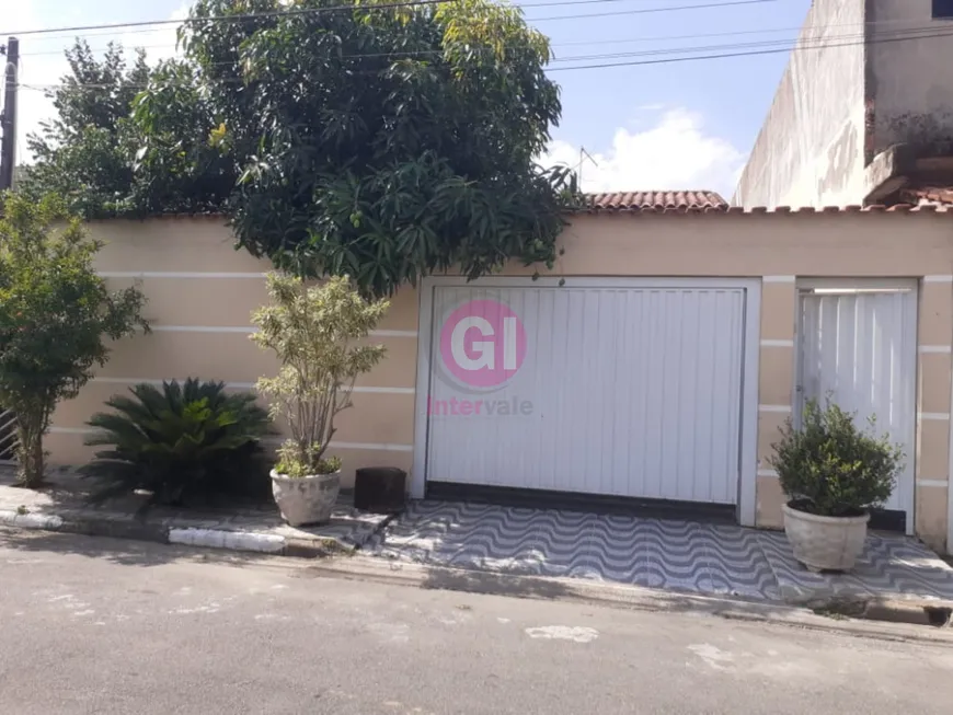 Foto 1 de Casa com 2 Quartos à venda, 250m² em Azeredo, Pindamonhangaba