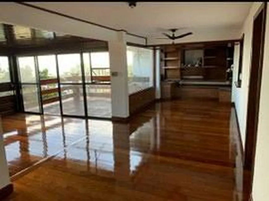 Foto 1 de Casa com 3 Quartos à venda, 100m² em Glória, Macaé