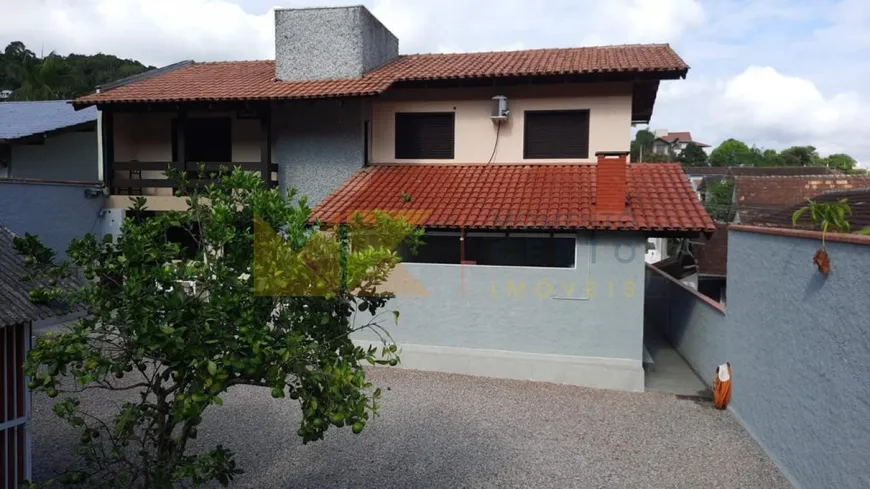 Foto 1 de Casa com 3 Quartos à venda, 195m² em Velha, Blumenau