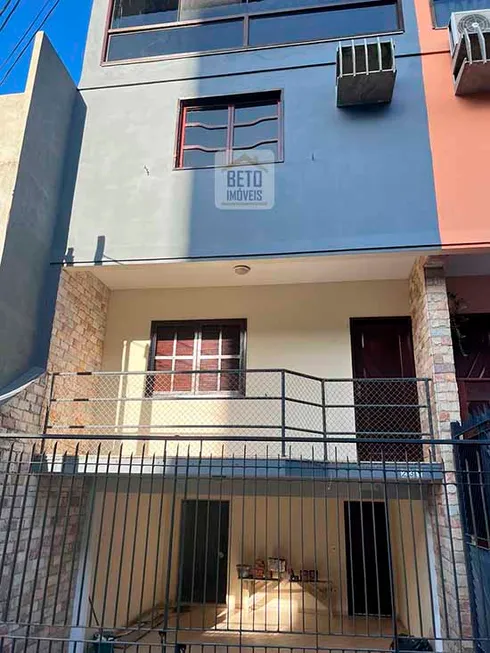 Foto 1 de Casa com 2 Quartos para venda ou aluguel, 130m² em Miramar, Macaé