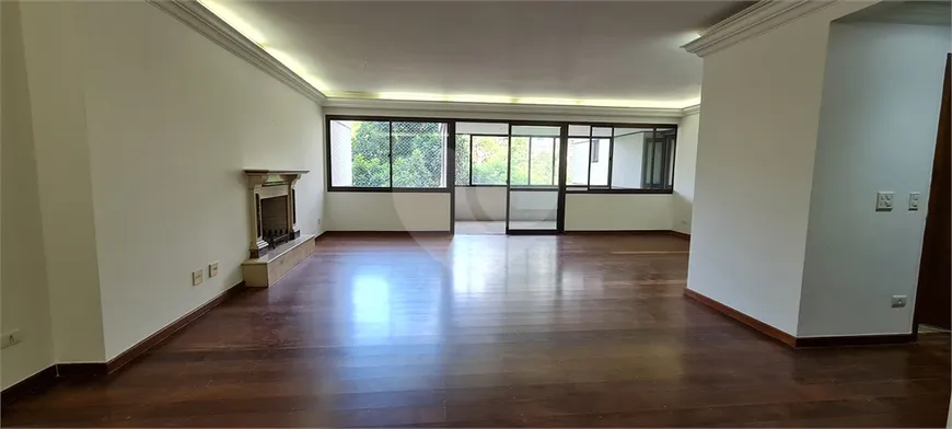 Foto 1 de Apartamento com 3 Quartos para venda ou aluguel, 198m² em Real Parque, São Paulo