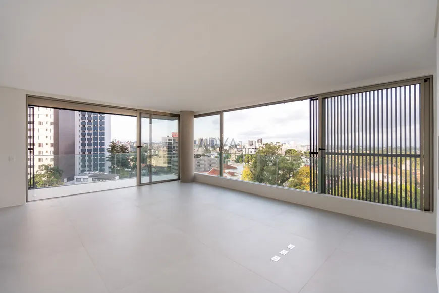 Foto 1 de Apartamento com 3 Quartos à venda, 265m² em Juvevê, Curitiba