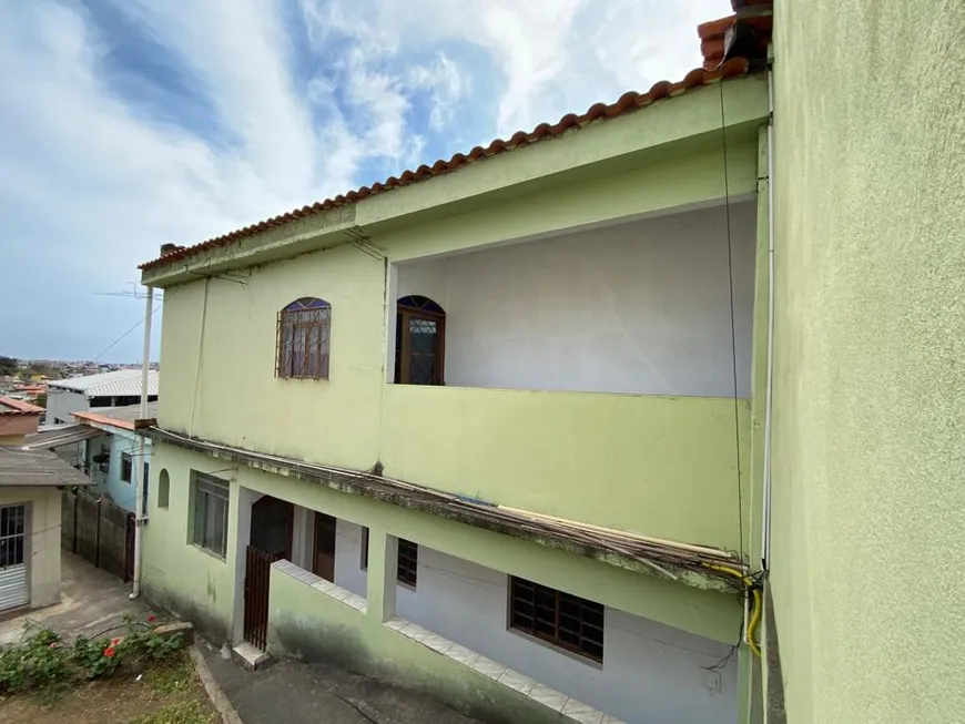 Foto 1 de Casa com 8 Quartos à venda, 248m² em Independência, Belo Horizonte
