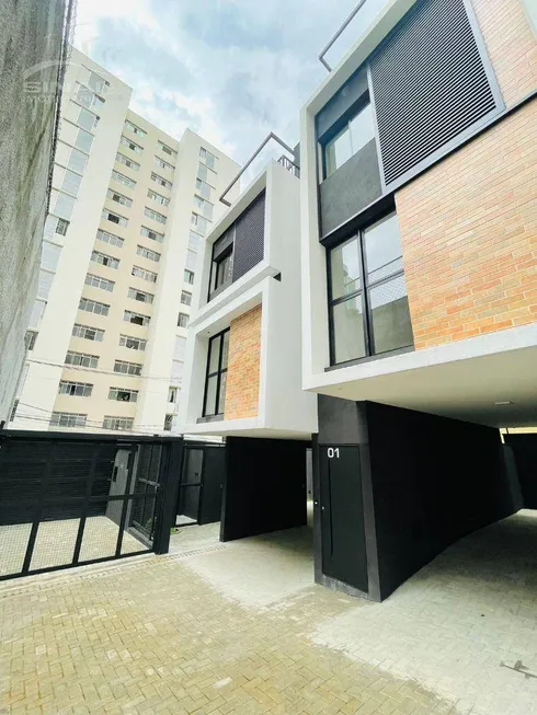 Foto 1 de Casa de Condomínio com 2 Quartos à venda, 180m² em Higienópolis, São Paulo