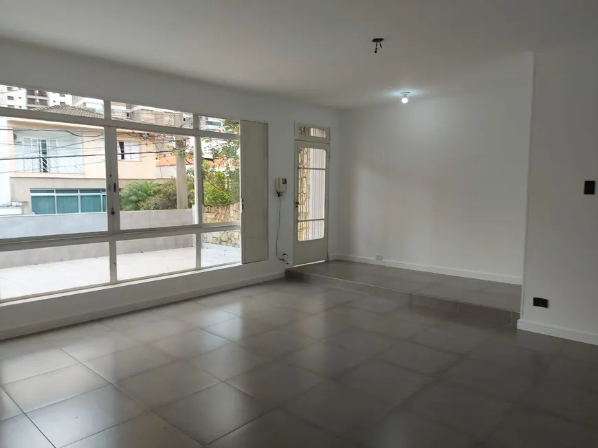 Foto 1 de Casa com 3 Quartos para alugar, 220m² em Jardim Anália Franco, São Paulo