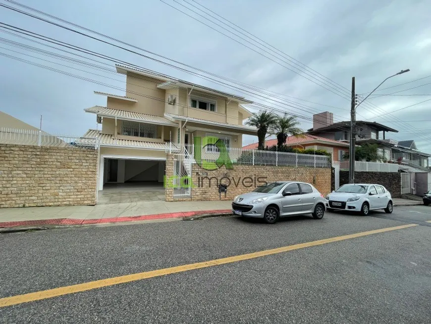 Foto 1 de Casa com 4 Quartos para alugar, 150m² em Jardim Atlântico, Florianópolis