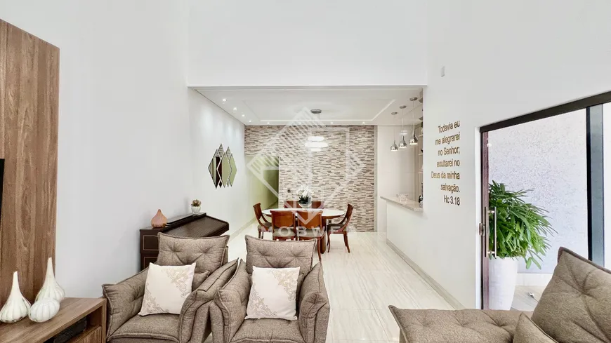 Foto 1 de Casa com 3 Quartos à venda, 128m² em Residencial Vale do Araguaia , Goiânia
