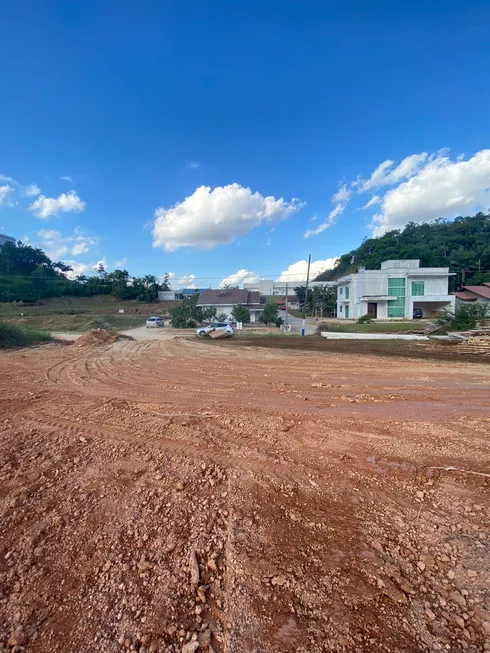 Foto 1 de Lote/Terreno à venda, 357m² em , Guabiruba