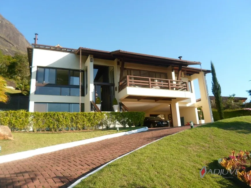 Foto 1 de Casa de Condomínio com 4 Quartos à venda, 450m² em Samambaia, Petrópolis