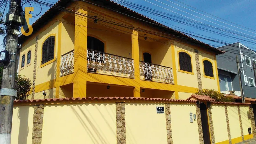 Foto 1 de Casa de Condomínio com 4 Quartos à venda, 174m² em Taquara, Rio de Janeiro