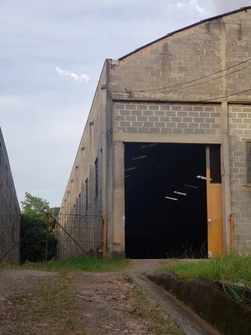 Foto 1 de Galpão/Depósito/Armazém à venda, 2300m² em Cidade Kemel, Itaquaquecetuba