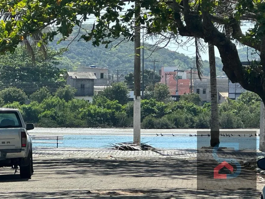 Foto 1 de Apartamento com 1 Quarto à venda, 41m² em Portinho, Cabo Frio