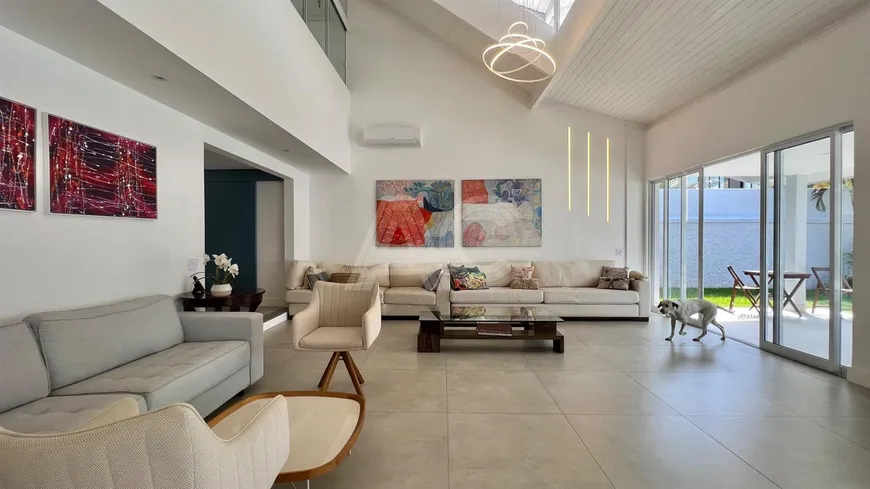 Foto 1 de Casa de Condomínio com 5 Quartos à venda, 440m² em Barra da Tijuca, Rio de Janeiro