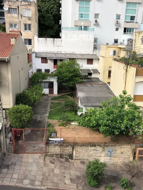 Foto 1 de Lote/Terreno à venda, 308m² em Rio Branco, Porto Alegre