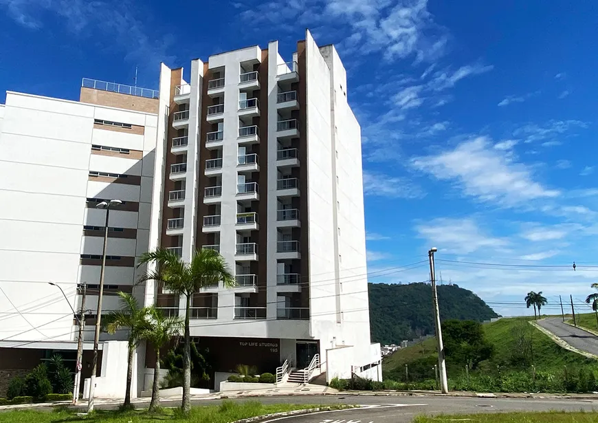 Foto 1 de Flat com 1 Quarto para venda ou aluguel, 30m² em Estrela Sul, Juiz de Fora