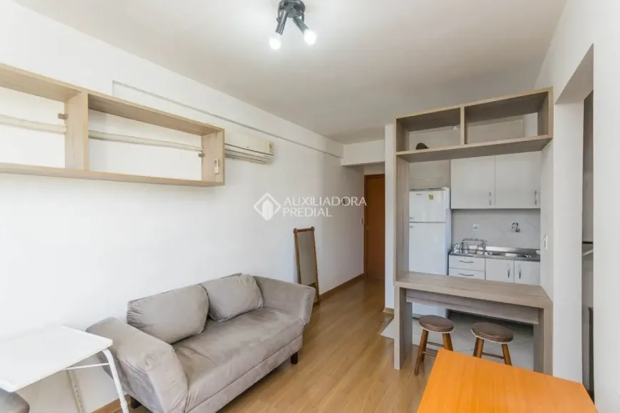 Foto 1 de Apartamento com 1 Quarto para alugar, 35m² em Santana, Porto Alegre