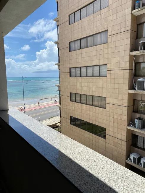 Foto 1 de Apartamento com 2 Quartos para alugar, 67m² em Jatiúca, Maceió