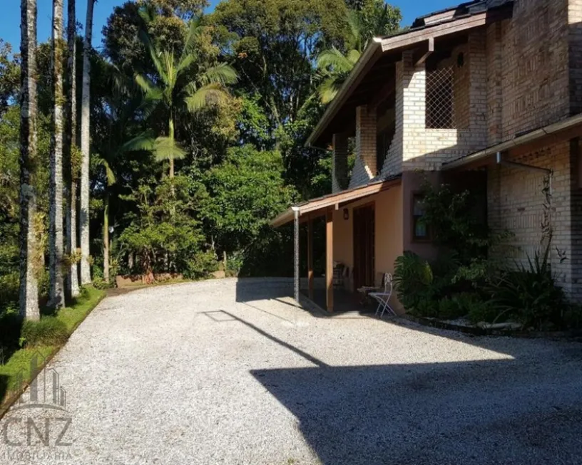 Foto 1 de Casa com 4 Quartos à venda, 400m² em Centro, Brusque