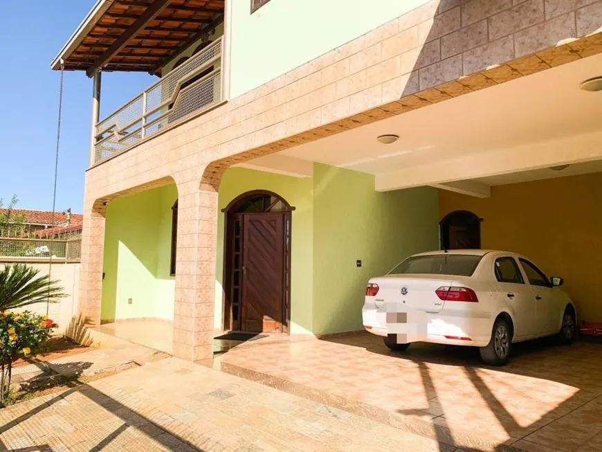 Foto 1 de Casa com 4 Quartos à venda, 354m² em Serrano, Belo Horizonte