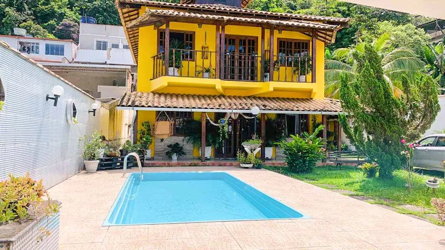 Foto 1 de Casa com 3 Quartos à venda, 360m² em Fragoso Vila Inhomirim, Magé